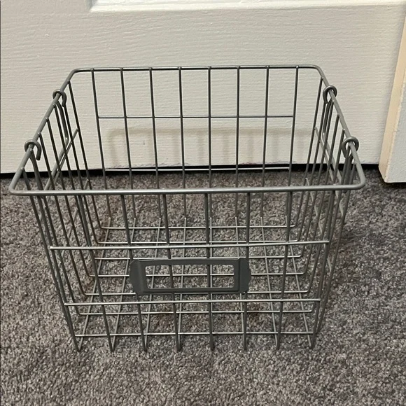 Set of Three Grey Wire Storage Baskets - Picture 2 of 4